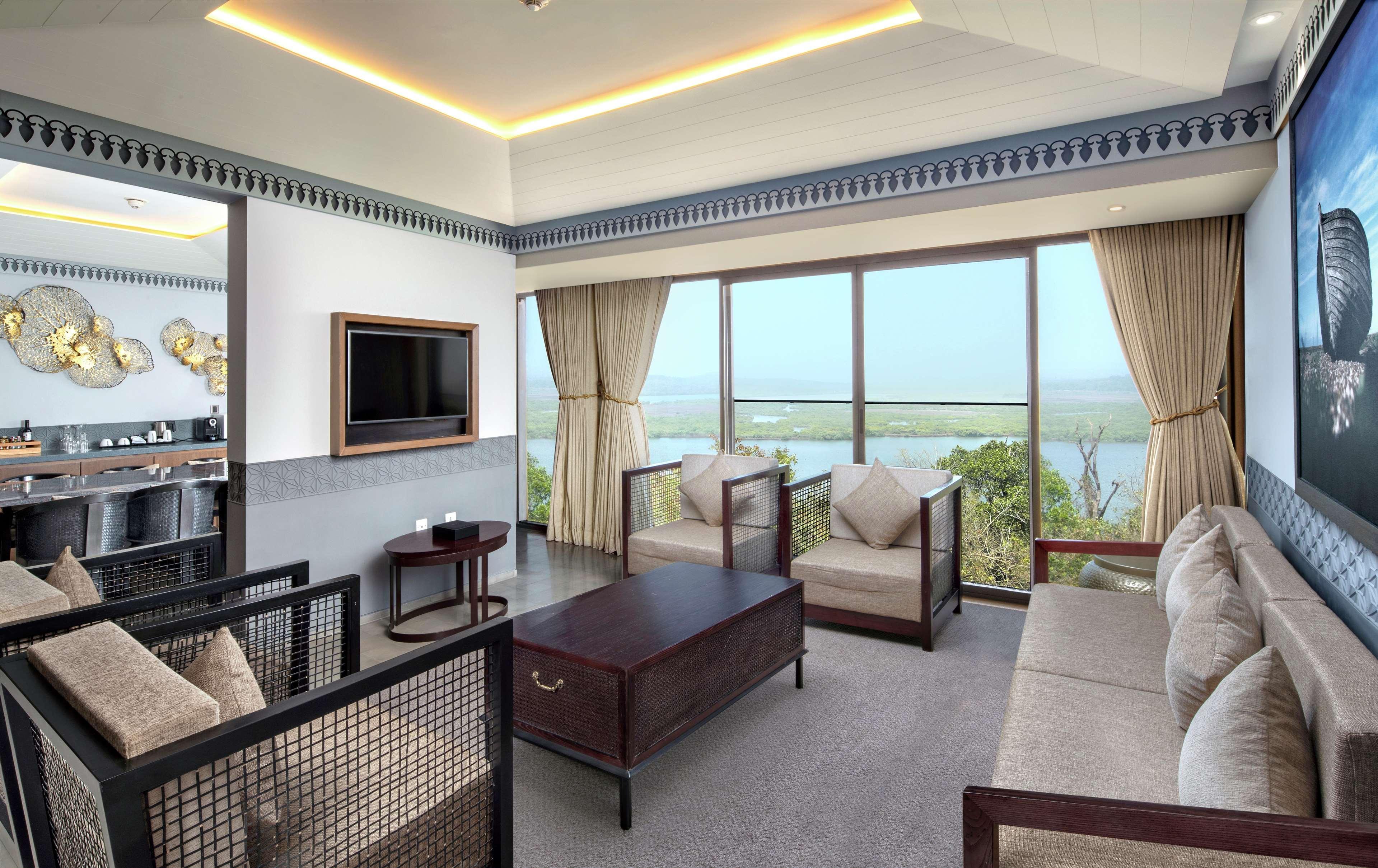 Doubletree By Hilton Goa - Panaji Hotell Exteriör bild