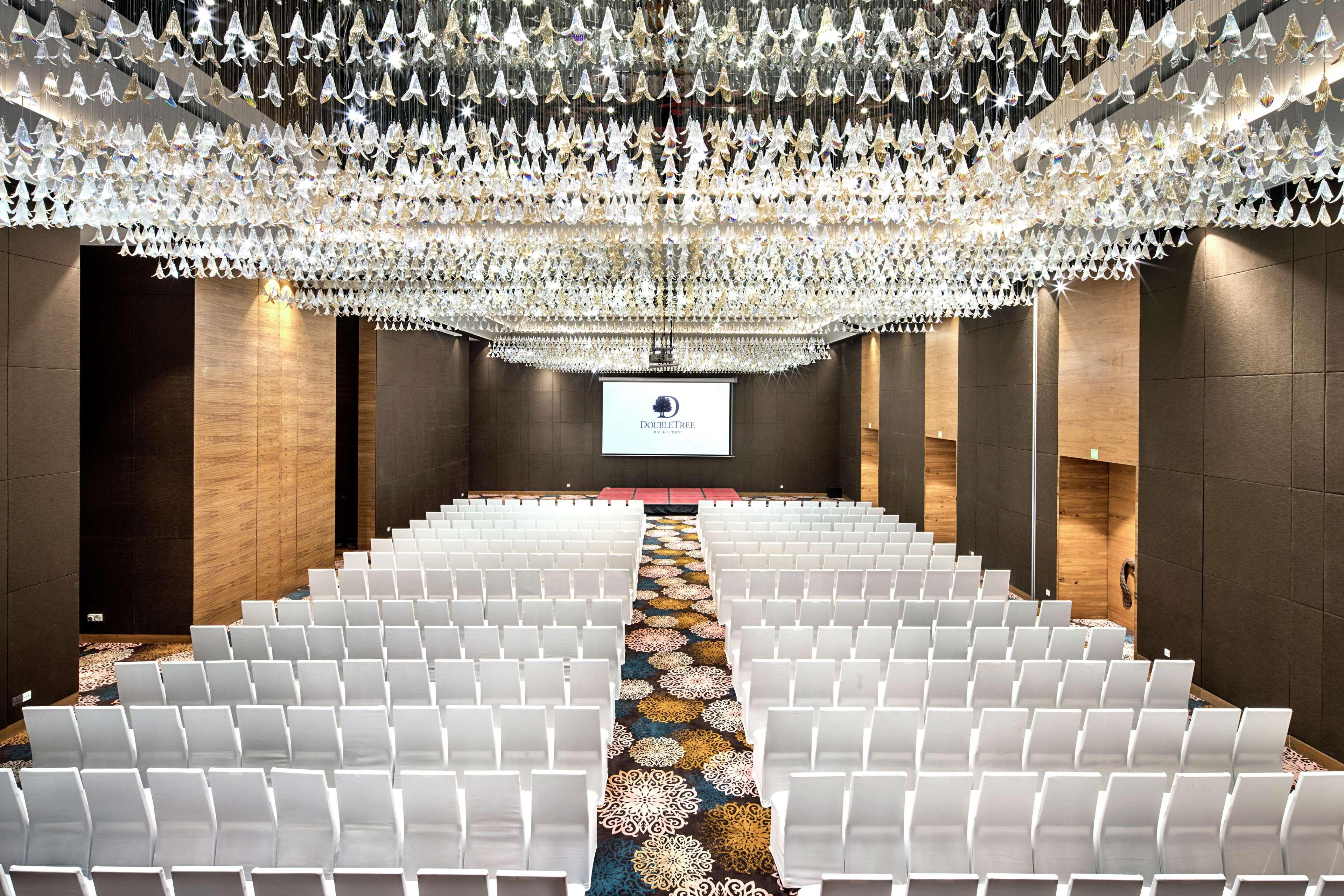 Doubletree By Hilton Goa - Panaji Hotell Exteriör bild