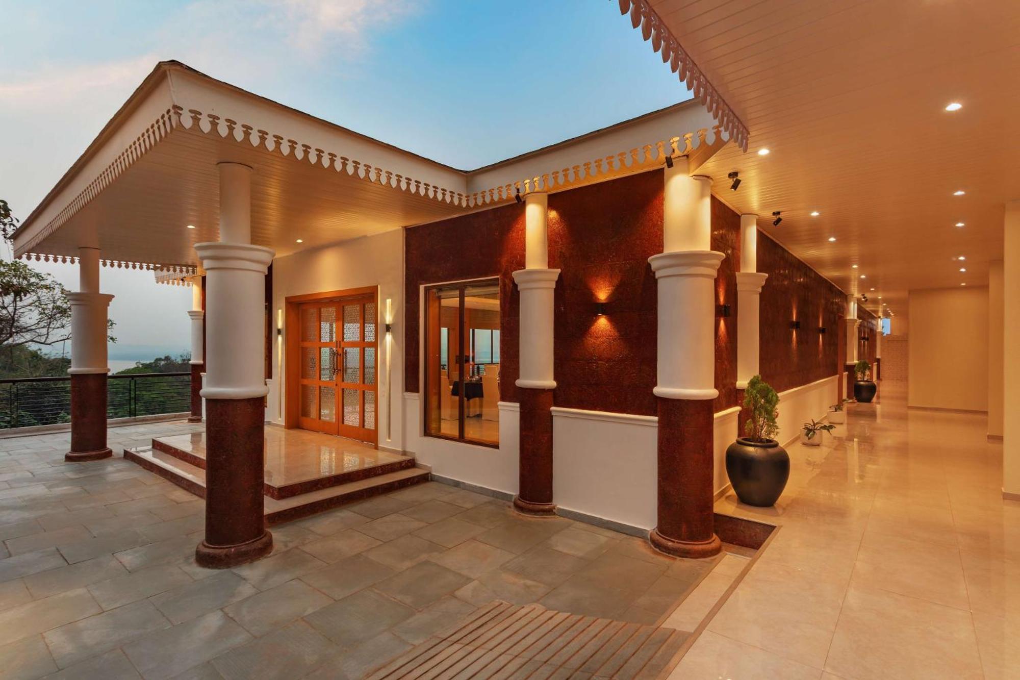 Doubletree By Hilton Goa - Panaji Hotell Exteriör bild