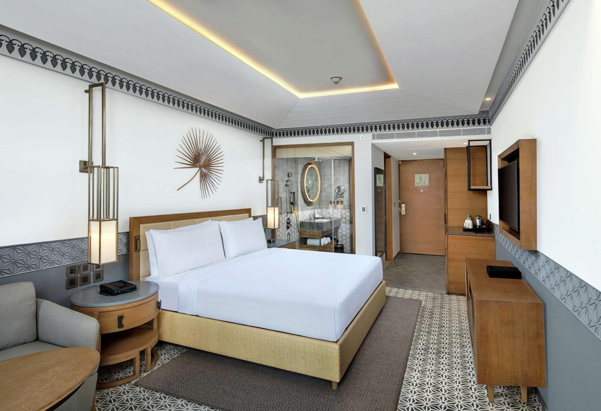 Doubletree By Hilton Goa - Panaji Hotell Exteriör bild