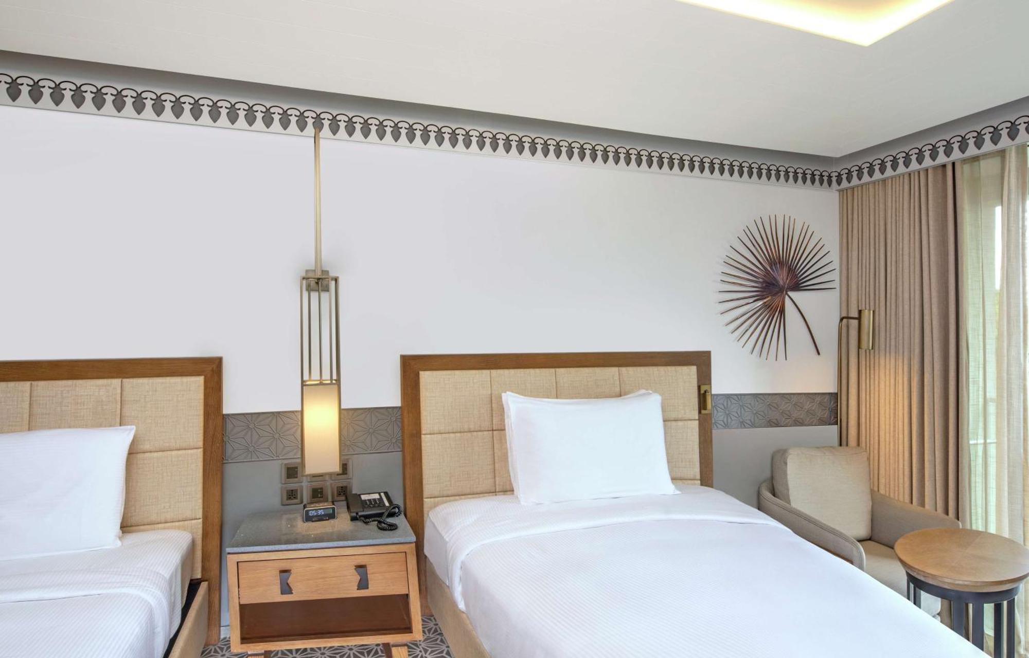 Doubletree By Hilton Goa - Panaji Hotell Exteriör bild