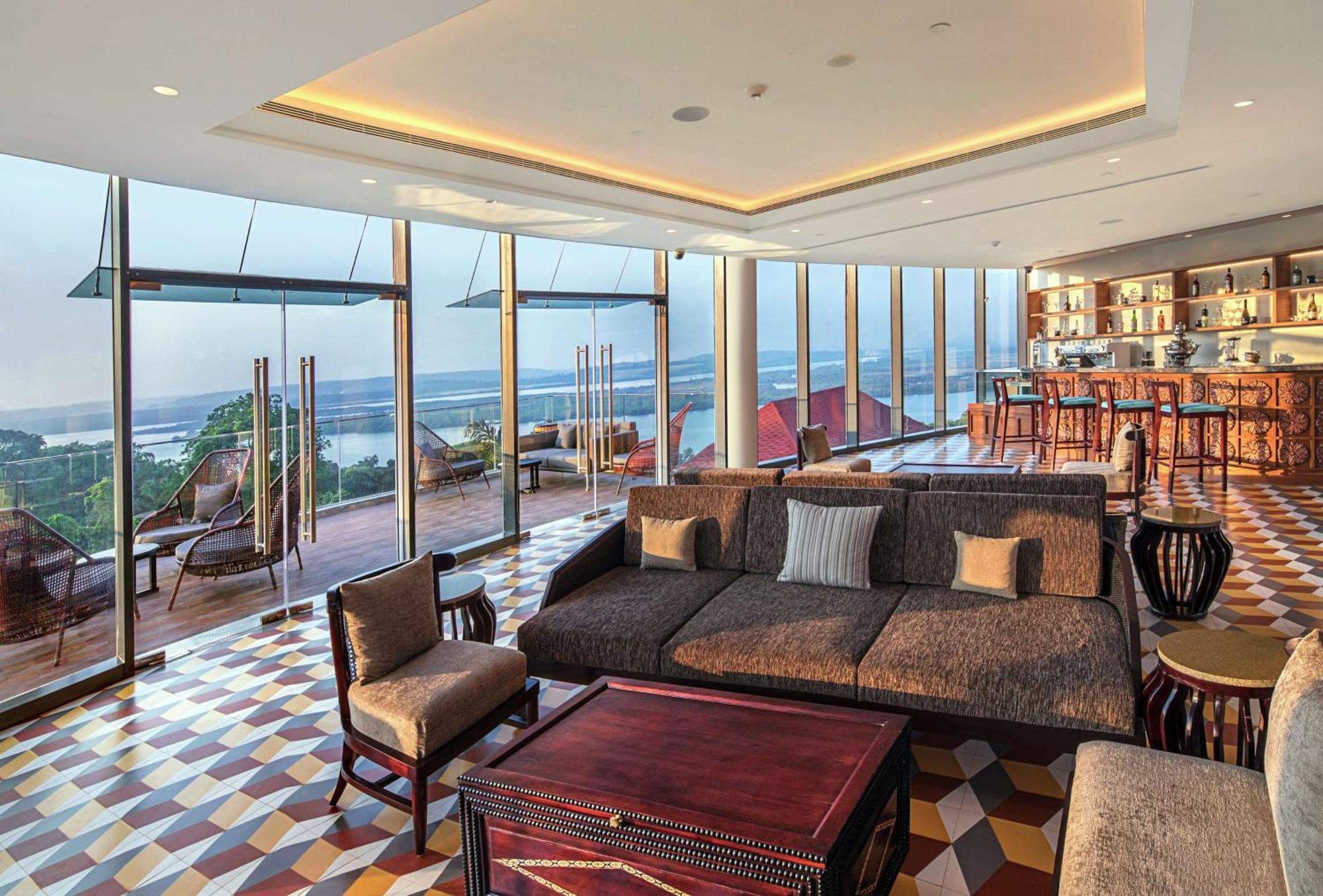 Doubletree By Hilton Goa - Panaji Hotell Exteriör bild