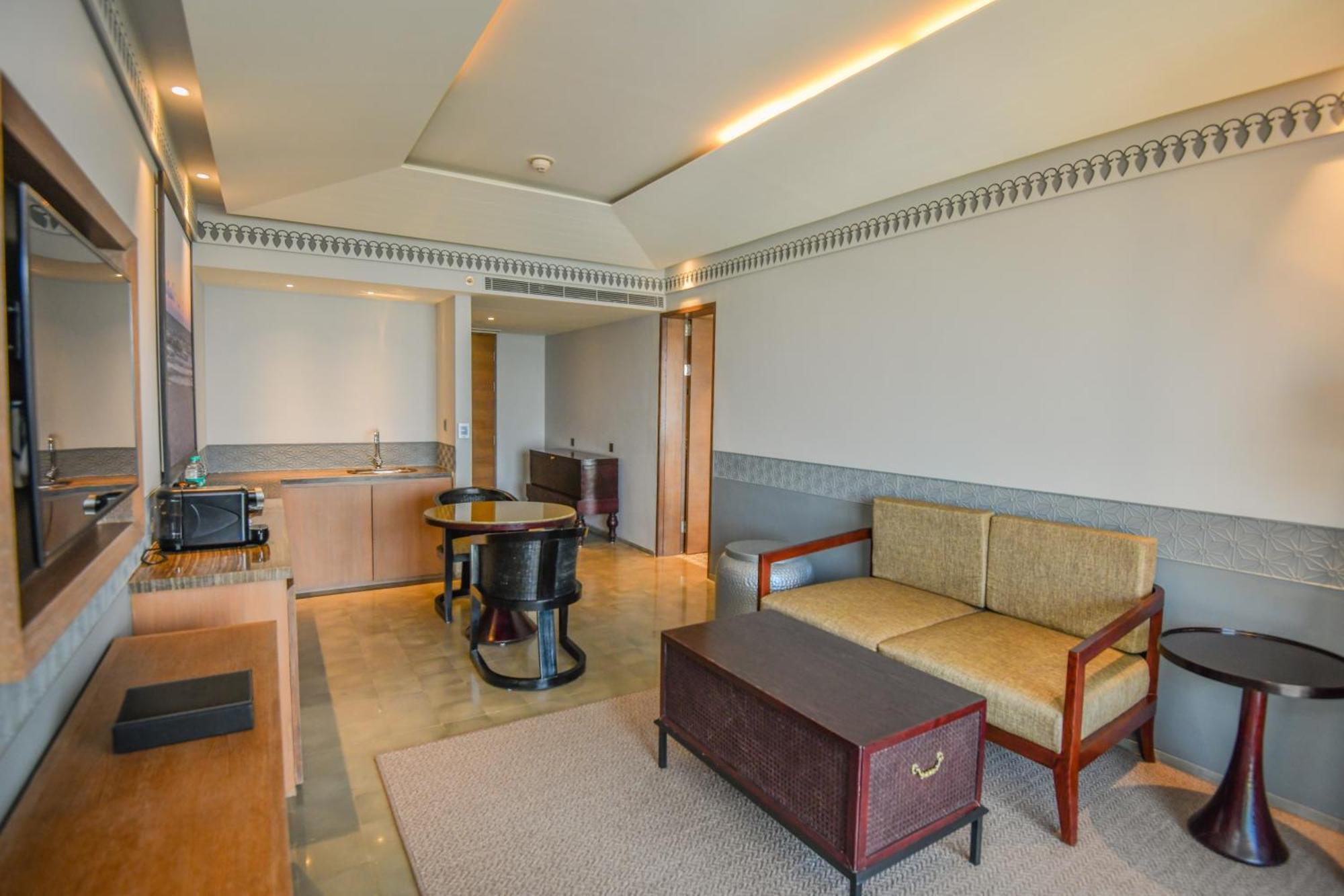 Doubletree By Hilton Goa - Panaji Hotell Exteriör bild