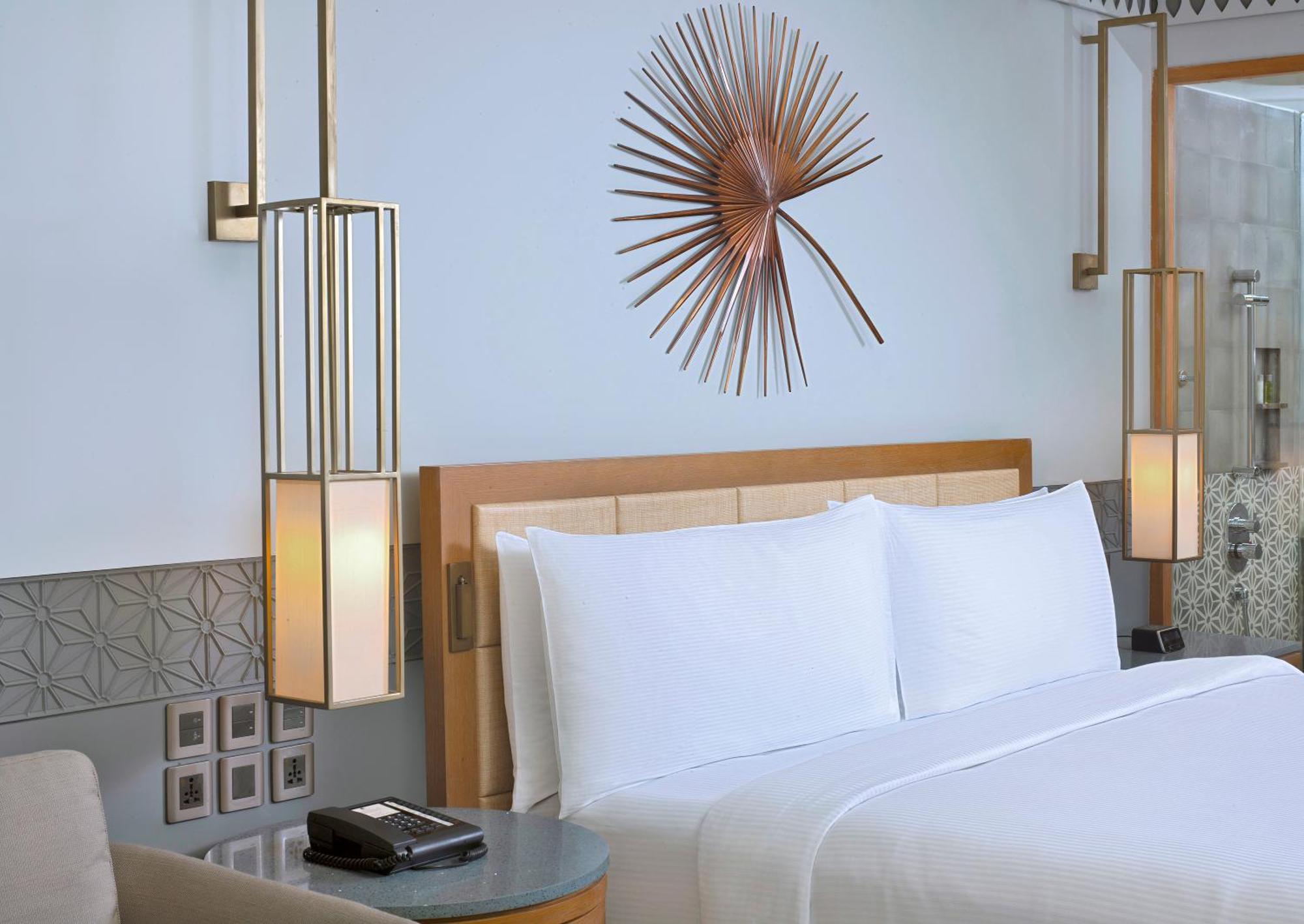 Doubletree By Hilton Goa - Panaji Hotell Exteriör bild